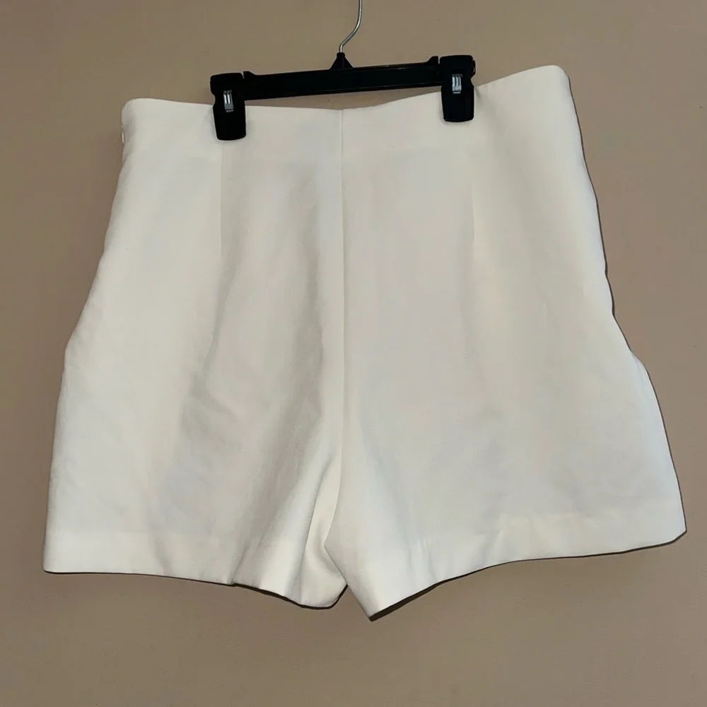 Zara White High Waist Shorts Gold Button Detail XL NWT Preppy Chic
